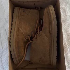 UGG Men’s Suede Chukka Boot - Tan